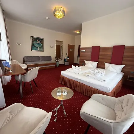Schwibbogen Altstadt & Hotel 3*