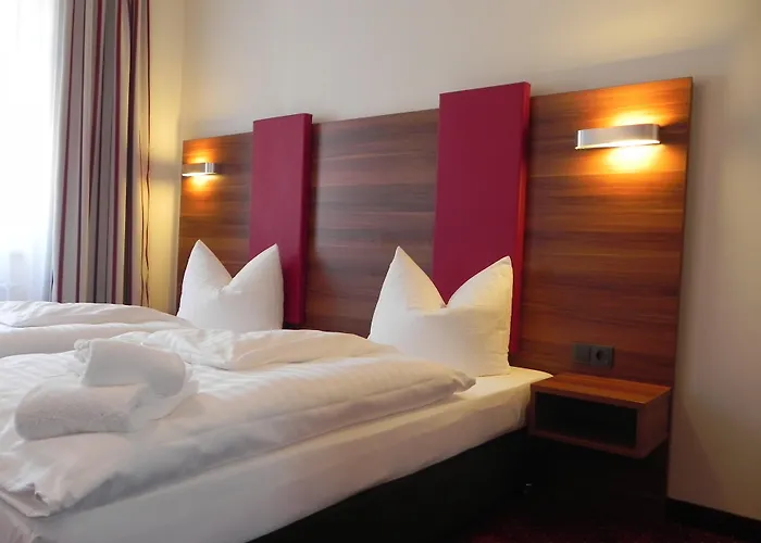 Schwibbogen Altstadt & فندق 3*