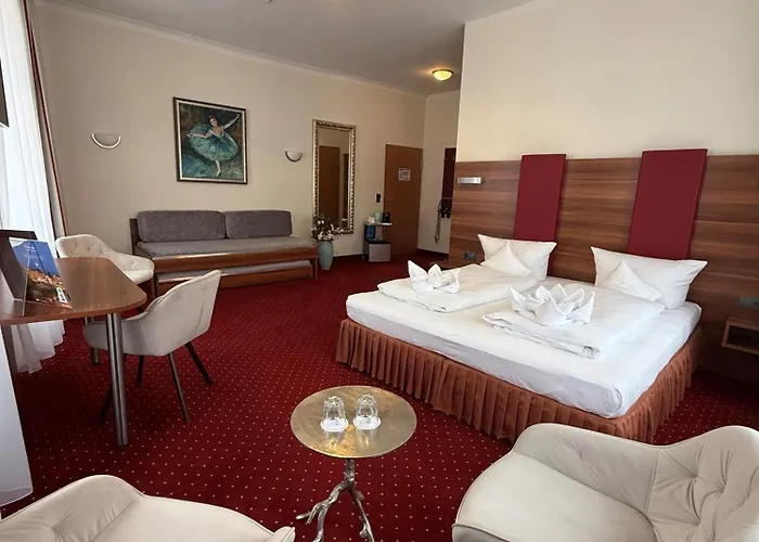 Schwibbogen Altstadt & Hotel 3*